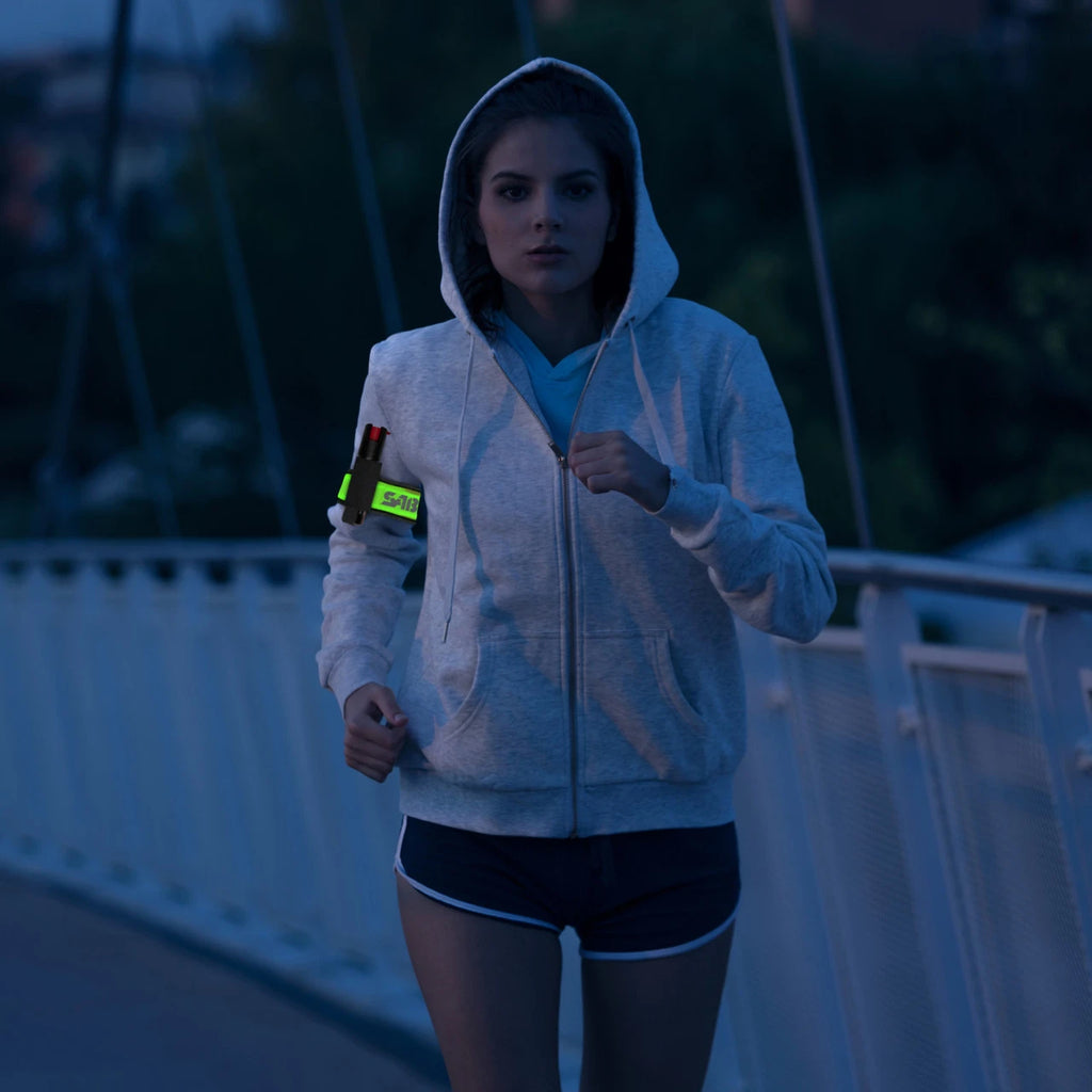 SABRE 2-IN-1 PEPPER GEL with LED Armband / Yellow
