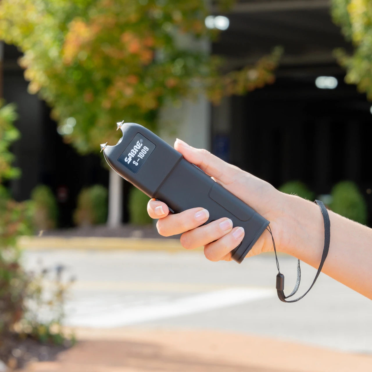 Sabre | 3-in-1 Stun Gun with Flashlight & Anti-Grab Bar Technology